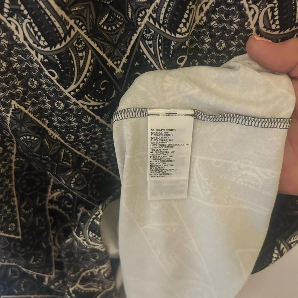 The North Face Activewear dress, Black/White/Grey, Size L, NEW, without tags - Picture 6 of 6